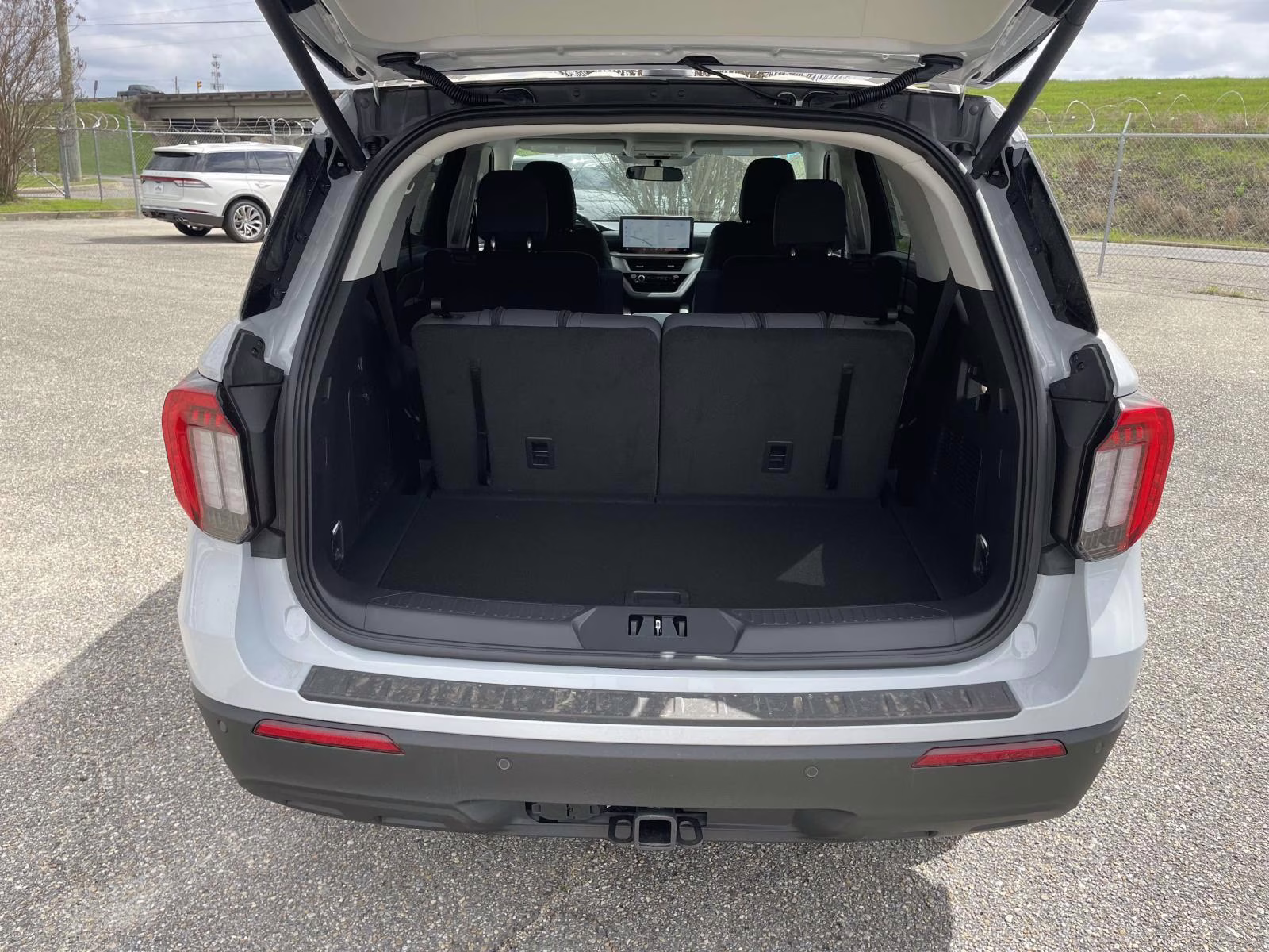 2026 Space White Metallic Ford Explorer Active RWD SUV