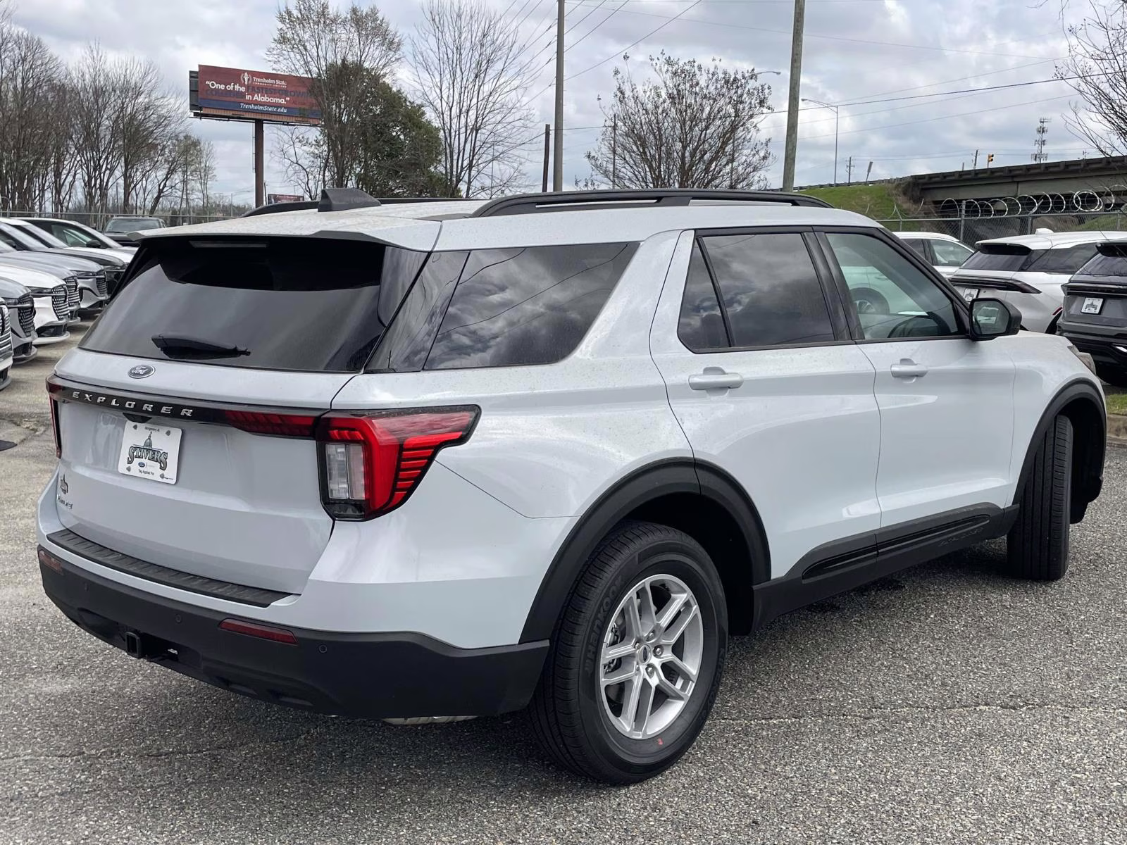 2026 Space White Metallic Ford Explorer Active RWD SUV