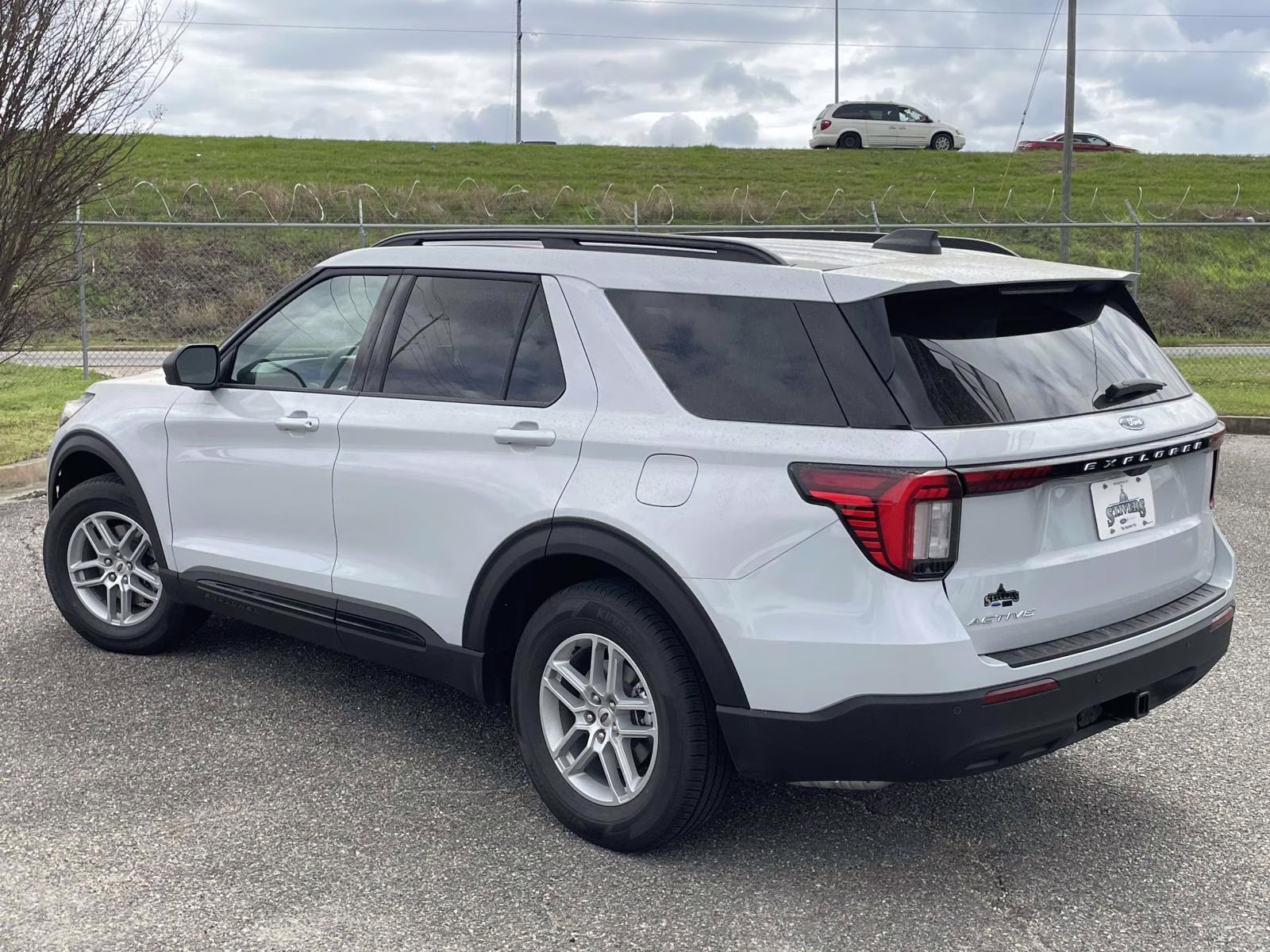 2026 Space White Metallic Ford Explorer Active RWD SUV