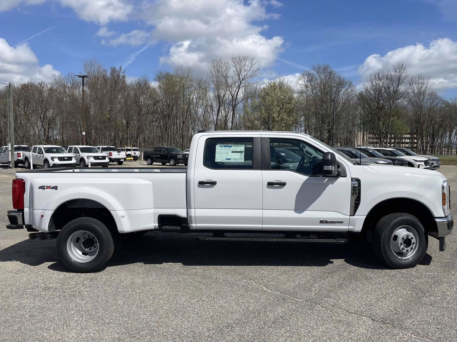 2026 Oxford White Ford Super Duty F-350 DRW XL 4X4 Truck