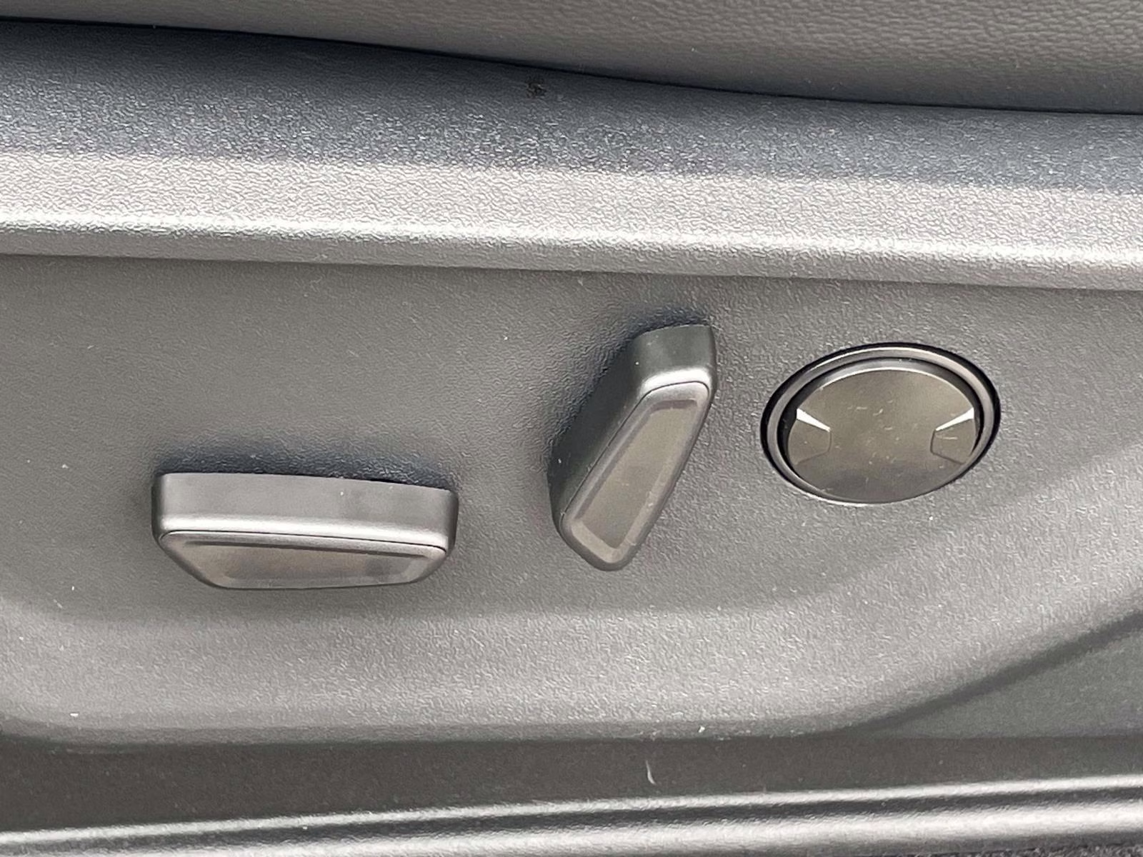 2026 Oxford White Ford F-150 Lariat 4X4 Truck