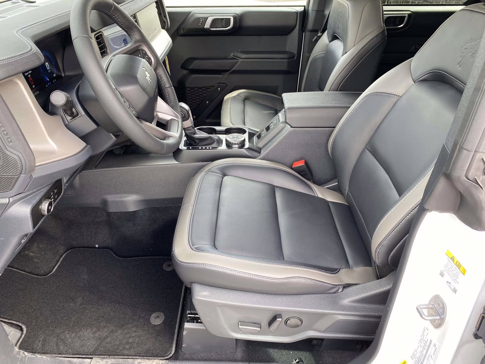 2026 Oxford White Ford Bronco Outer Banks 4X4 SUV