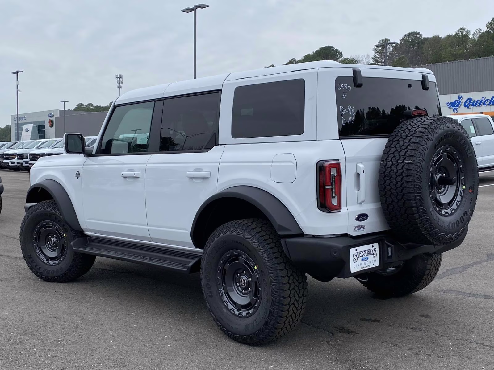 2026 Oxford White Ford Bronco Outer Banks 4X4 SUV