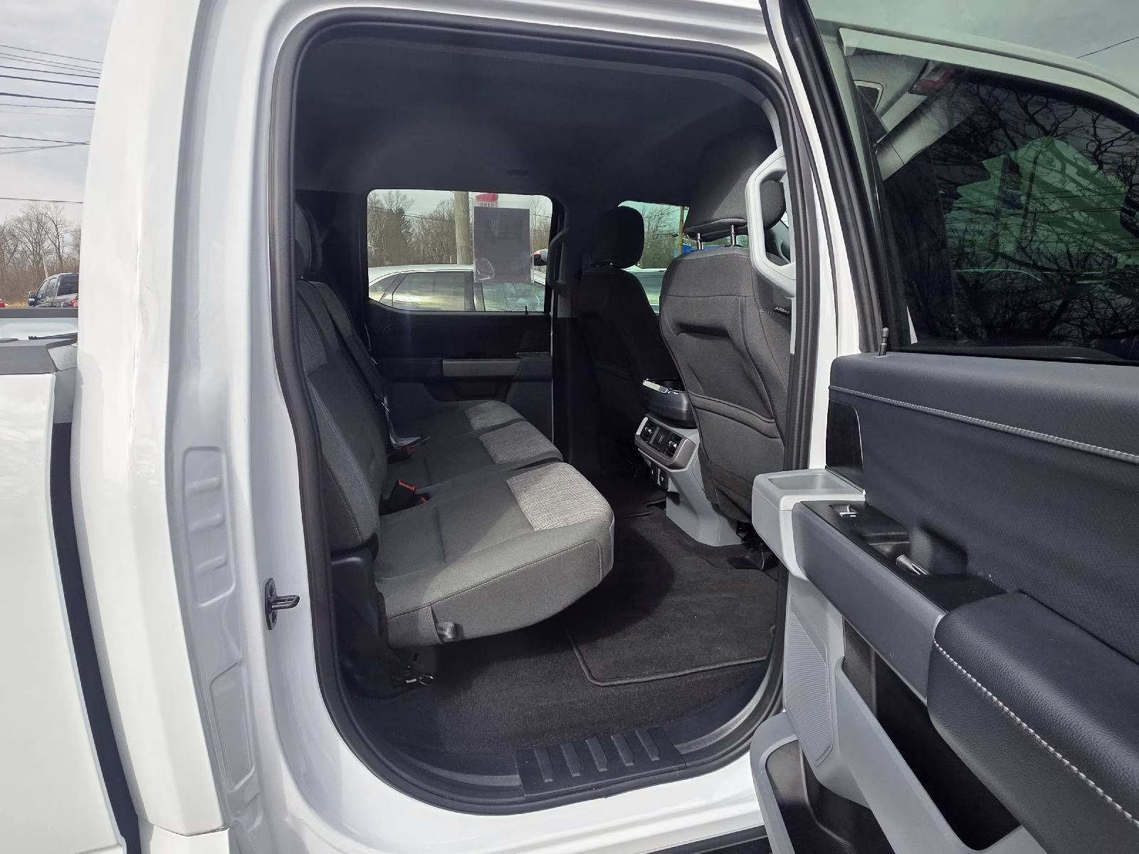 2023 Oxford White Ford F-150 XLT 4X4 Truck