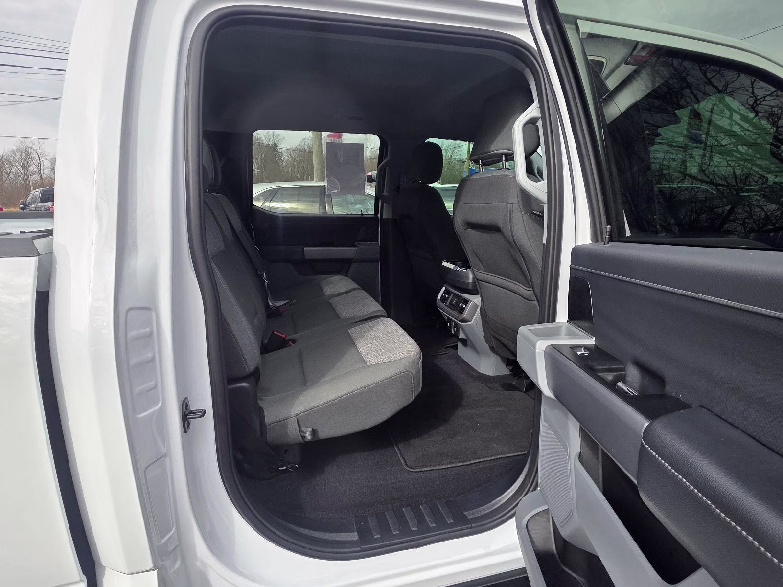 2023 Oxford White Ford F-150 XLT 4X4 Truck