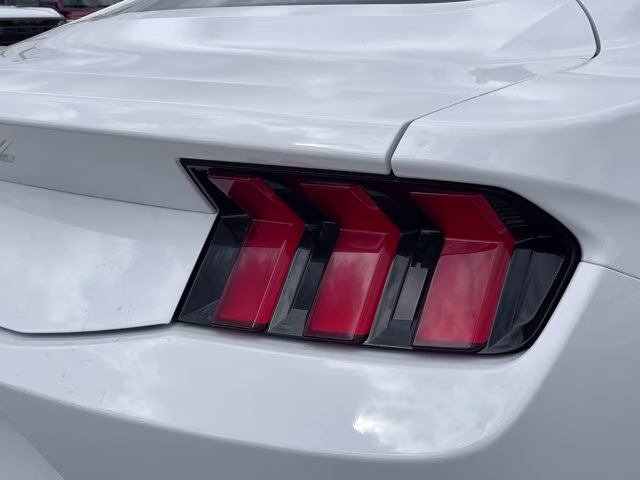 2026 Oxford White Ford Mustang GT RWD Coupe