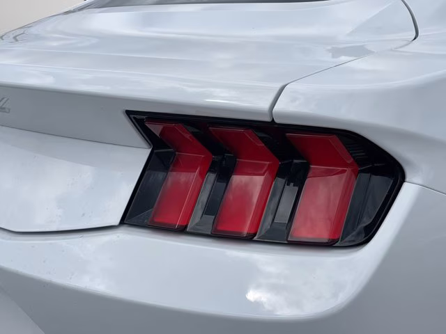 2026 Oxford White Ford Mustang GT RWD Coupe