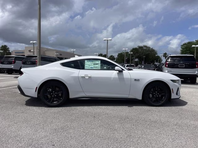 2026 Oxford White Ford Mustang GT RWD Coupe