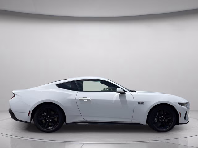 2026 Oxford White Ford Mustang GT RWD Coupe