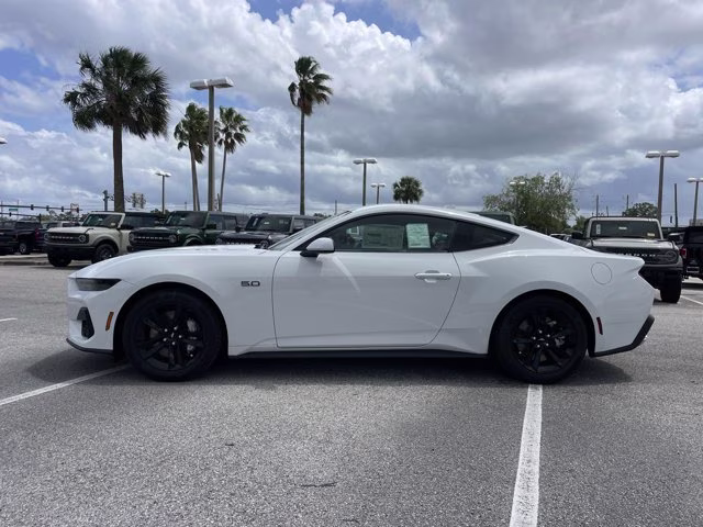 2026 Oxford White Ford Mustang GT RWD Coupe