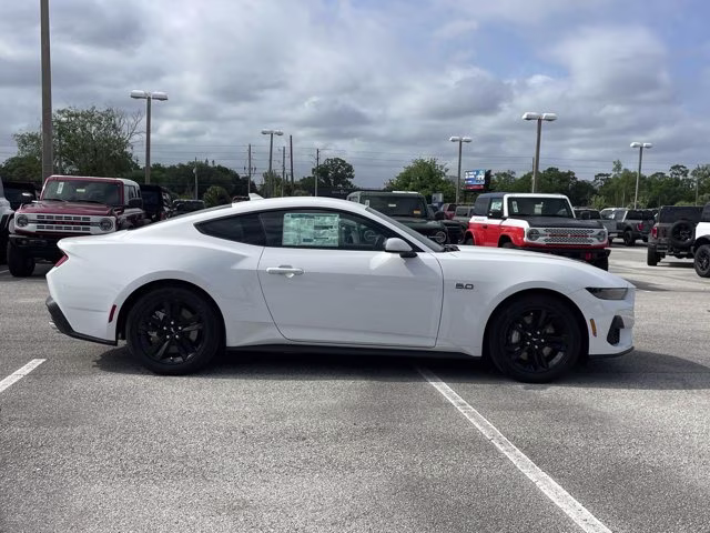 2026 Oxford White Ford Mustang GT RWD Coupe
