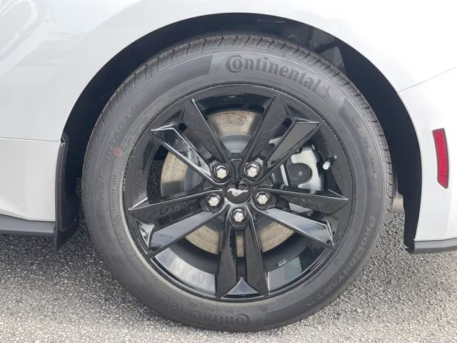 2026 Oxford White Ford Mustang GT RWD Coupe