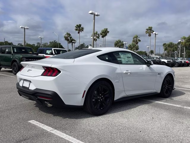 2026 Oxford White Ford Mustang GT RWD Coupe