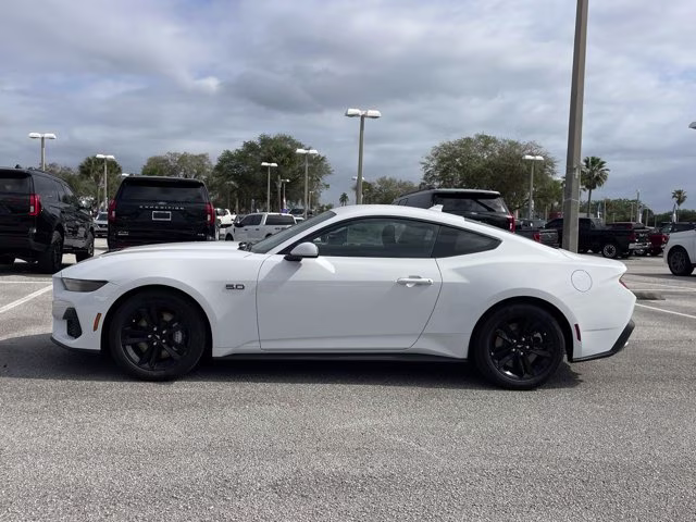 2026 Oxford White Ford Mustang GT RWD Coupe