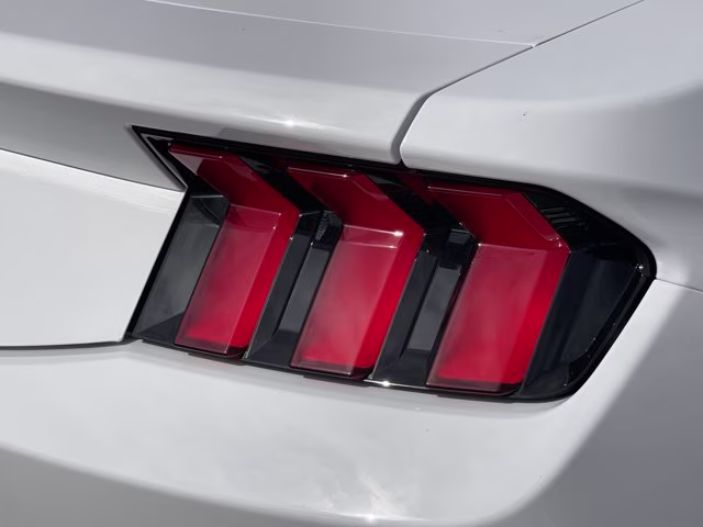 2026 Oxford White Ford Mustang GT RWD Coupe