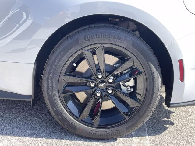 2026 Oxford White Ford Mustang GT RWD Coupe