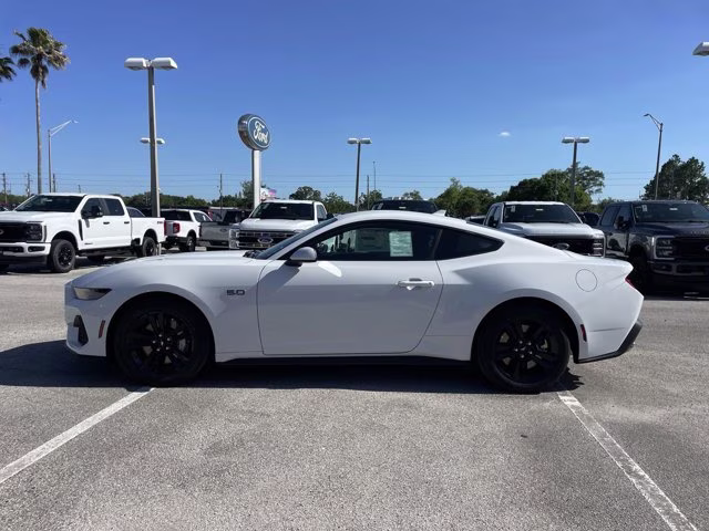 2026 Oxford White Ford Mustang GT RWD Coupe