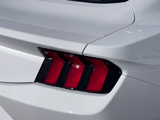 2026 Oxford White Ford Mustang GT RWD Coupe