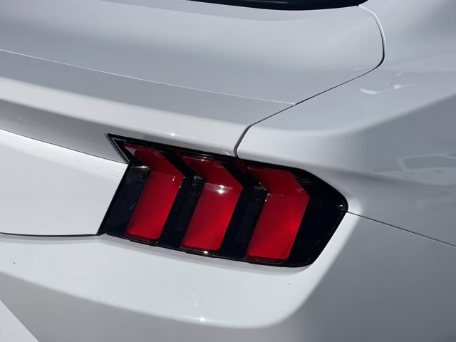 2026 Oxford White Ford Mustang GT RWD Coupe