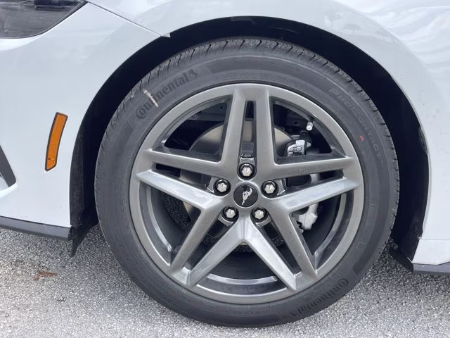 2026 Oxford White Ford Mustang EcoBoost RWD Coupe