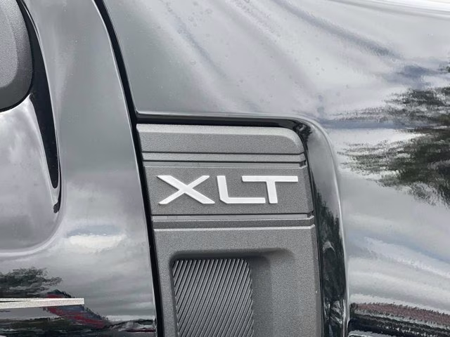 2026 Shadow Black Ford Maverick XLT FWD Truck