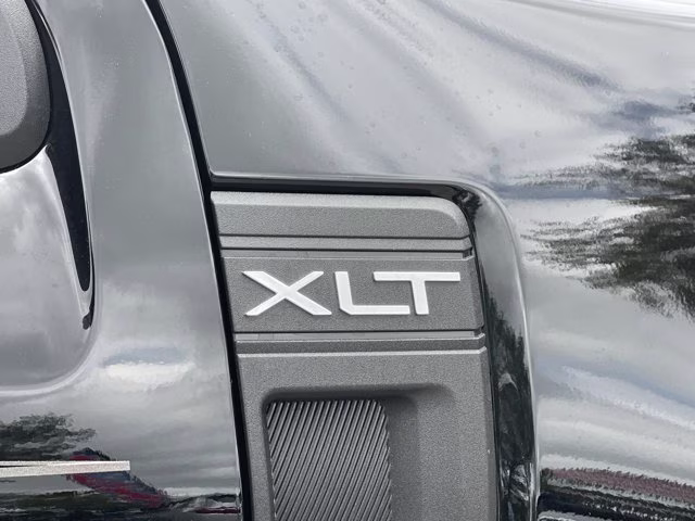 2026 Shadow Black Ford Maverick XLT FWD Truck