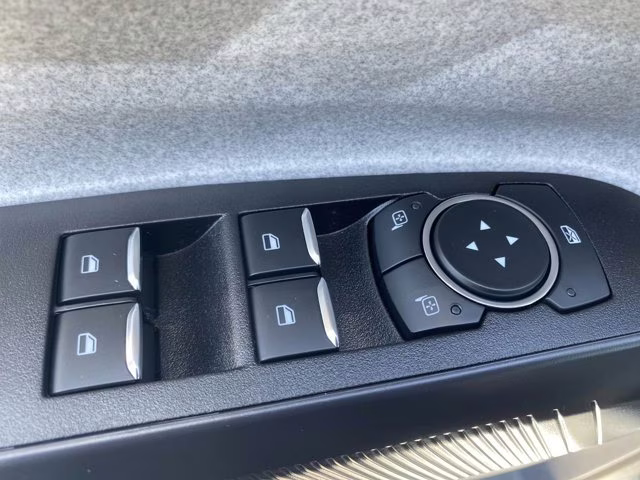 2026 Oxford White Ford Maverick XLT FWD Truck