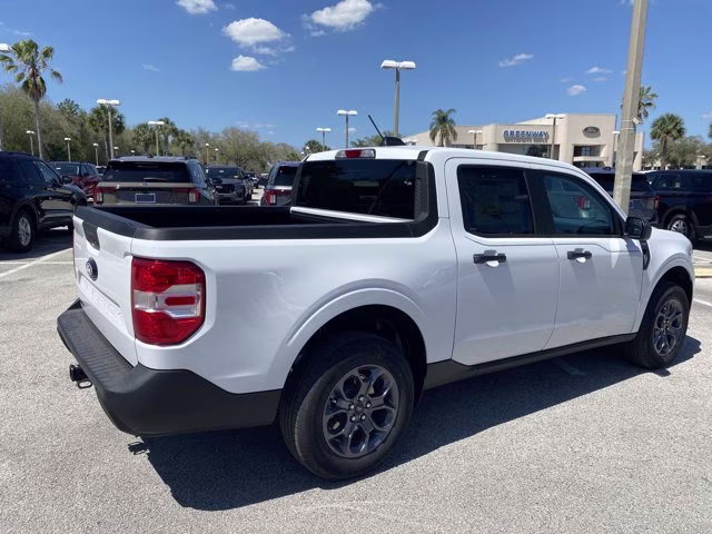 2026 Oxford White Ford Maverick XLT FWD Truck