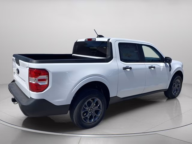 2026 Oxford White Ford Maverick XLT FWD Truck