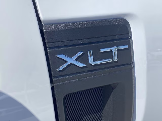 2026 Oxford White Ford Maverick XLT FWD Truck