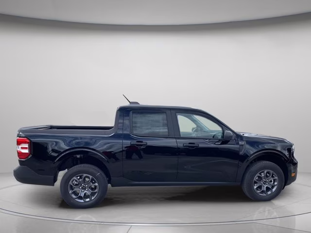 2026 Shadow Black Ford Maverick XLT FWD Truck