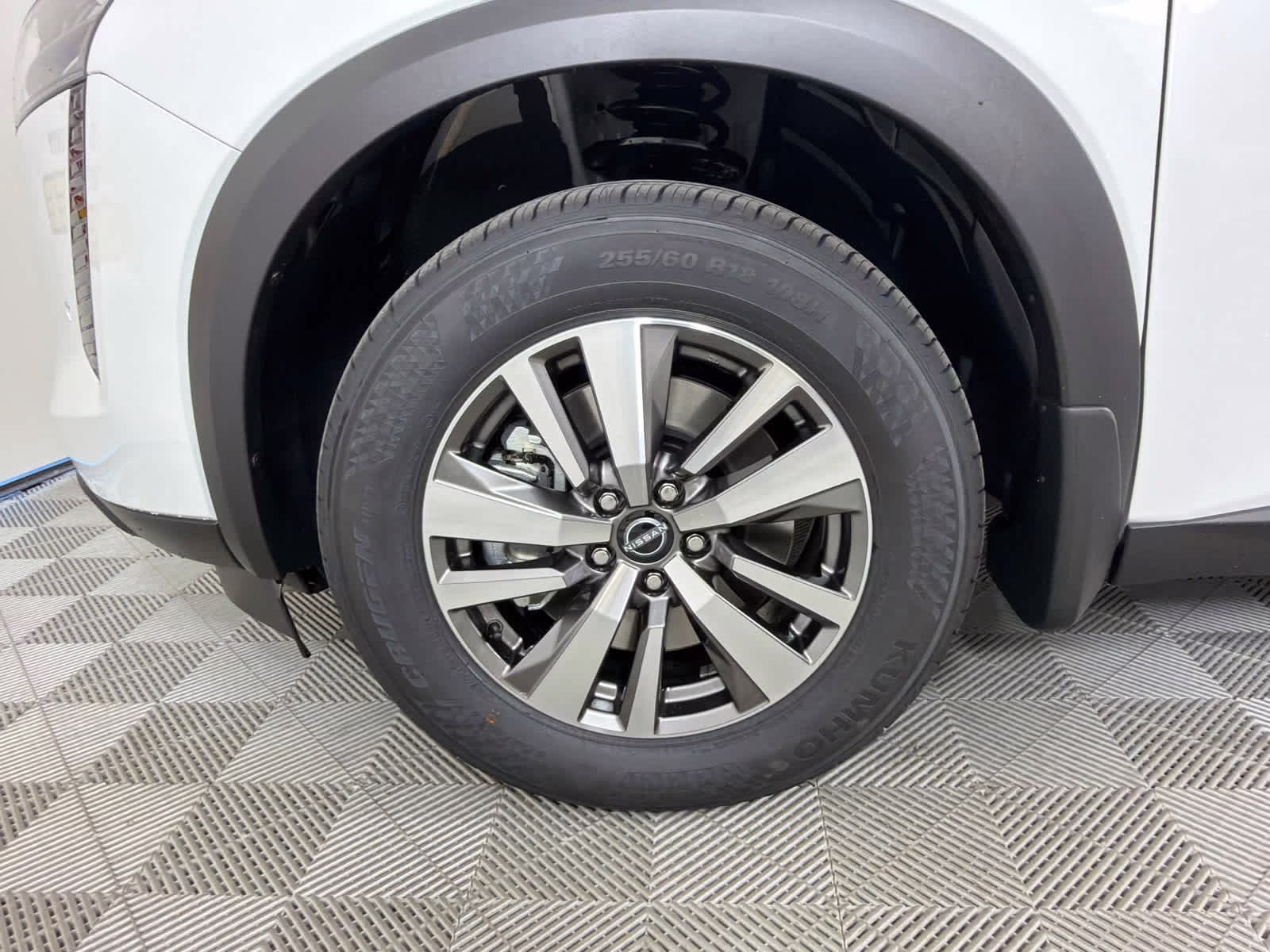 2026 Everest White Pearl Tricoat Nissan Pathfinder SL FWD SUV