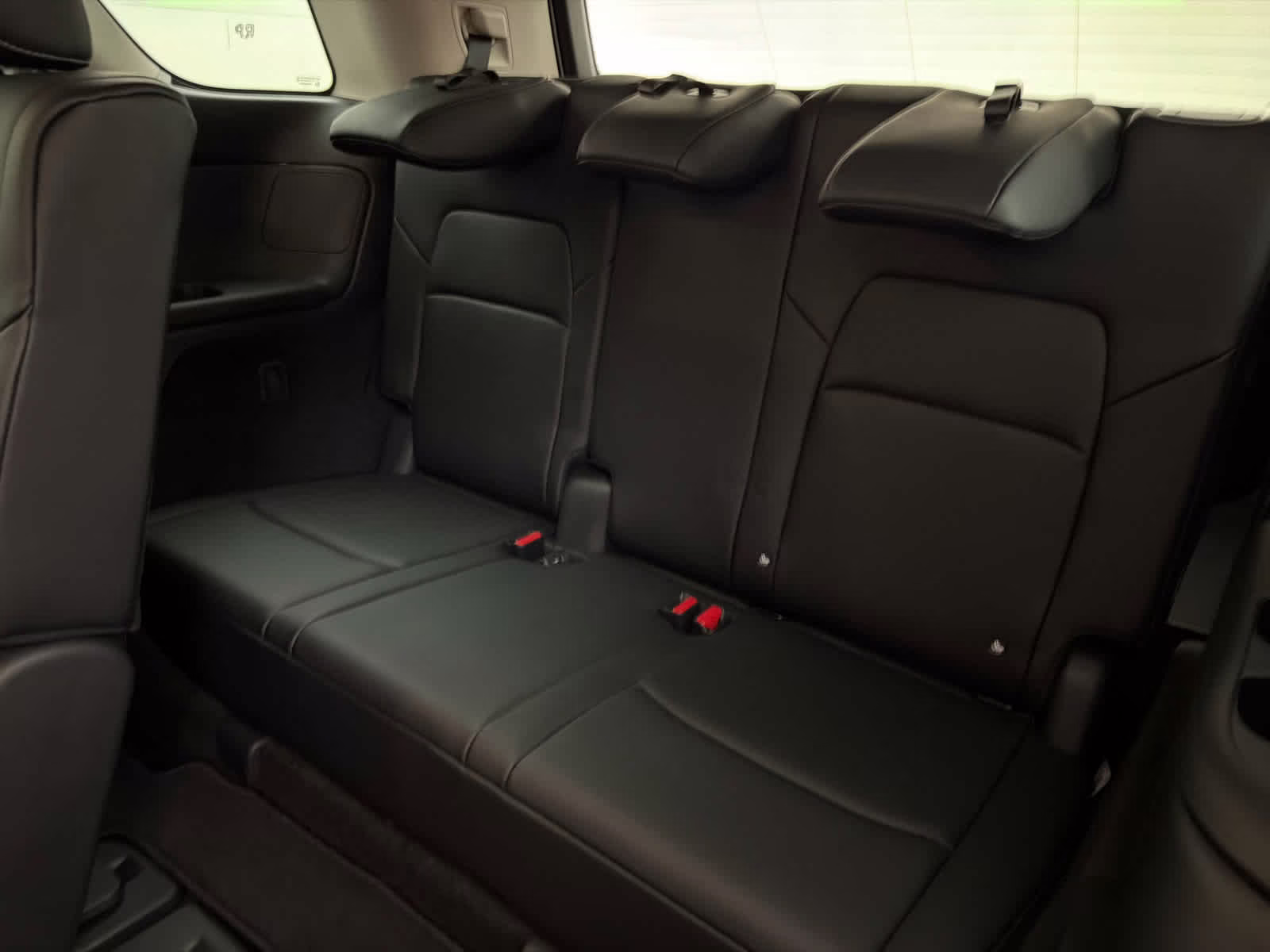 2026 Everest White Pearl Tricoat Nissan Pathfinder SL FWD SUV