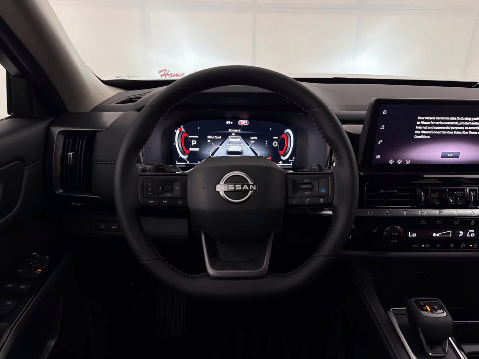 2026 Everest White Pearl Tricoat Nissan Pathfinder SL FWD SUV