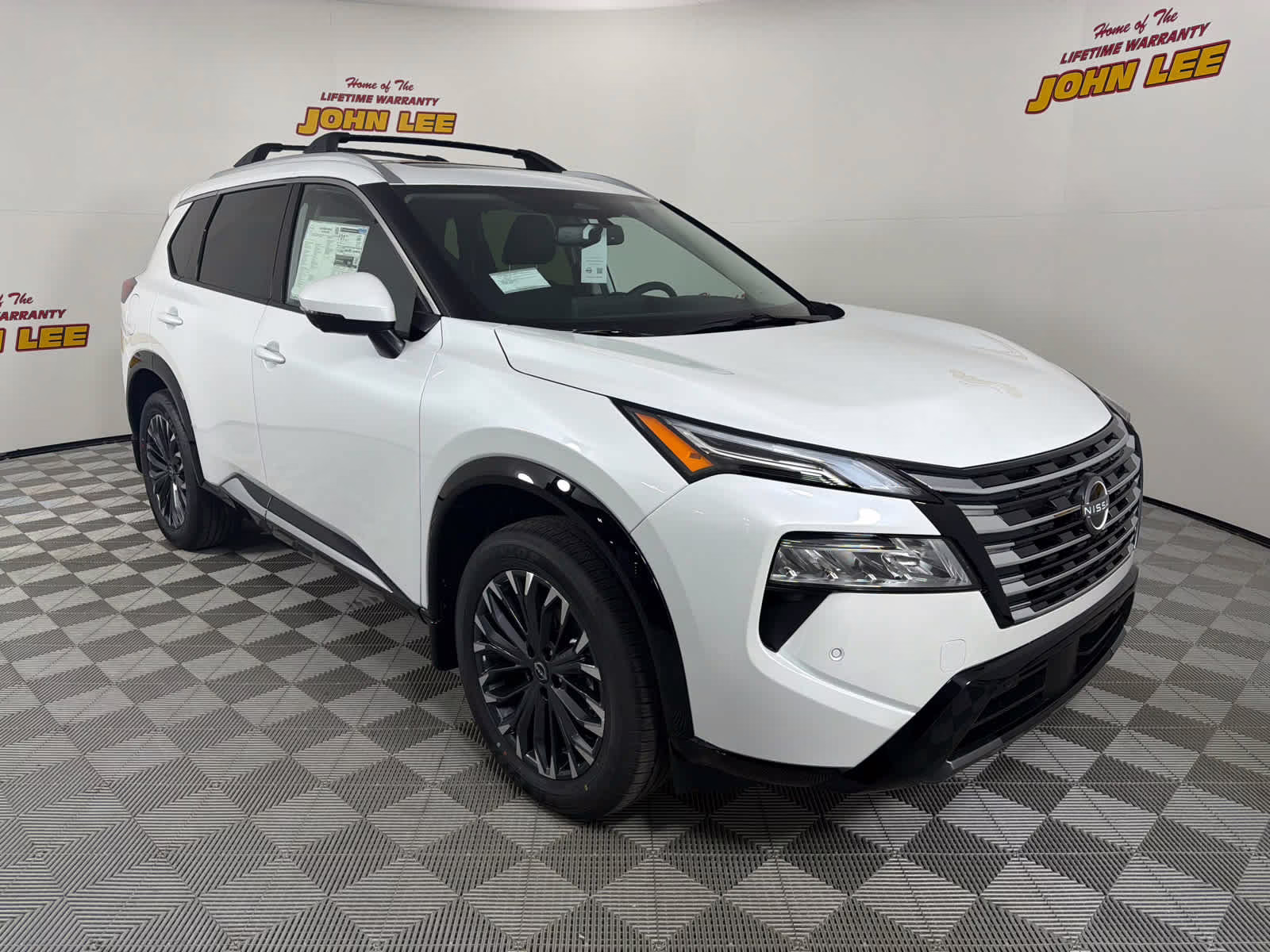 2026 Everest White Pearl Tricoat Nissan Rogue Platinum AWD SUV