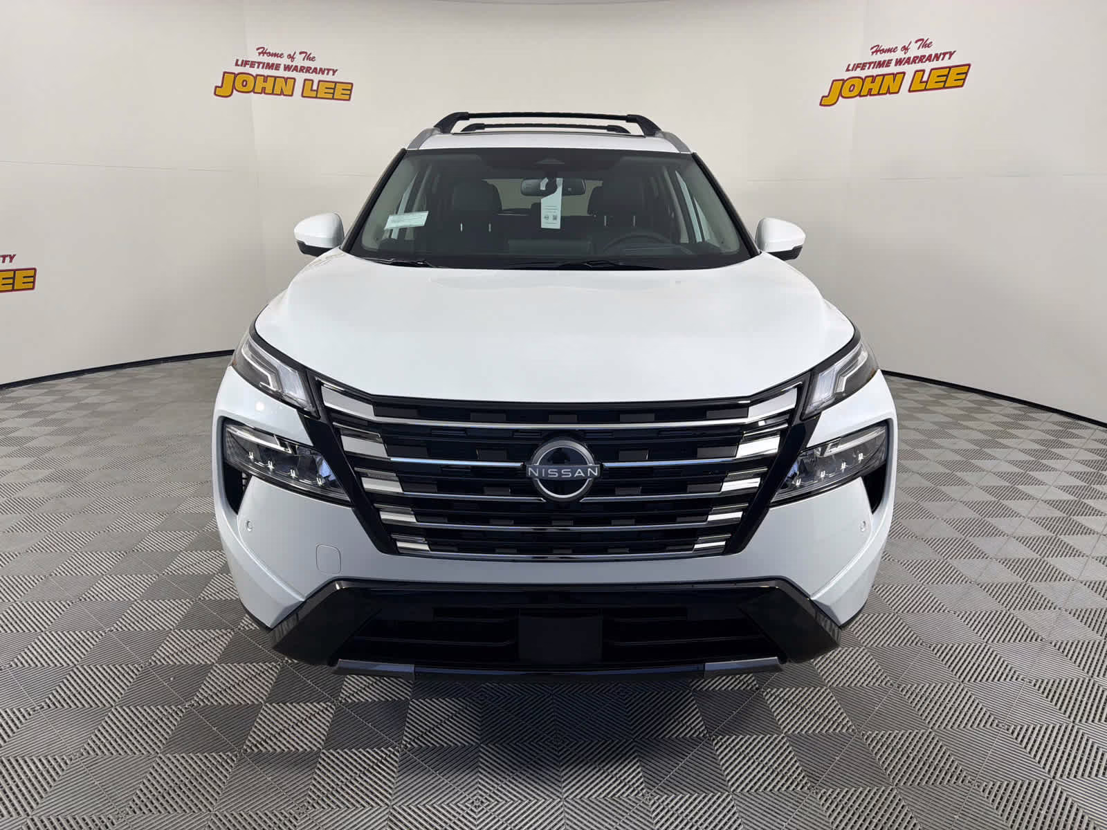 2026 Everest White Pearl Tricoat Nissan Rogue Platinum AWD SUV