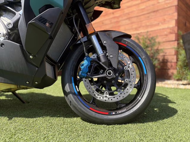2026 AURELIUS GREEN METALLIC BMW M 1000 XR
