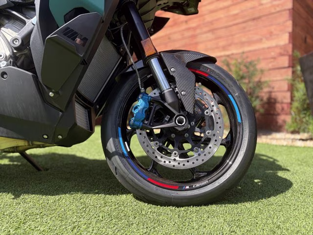 2026 AURELIUS GREEN METALLIC BMW M 1000 XR