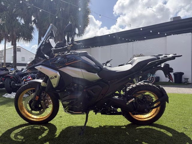 2026 IMPERIAL BLUE METALLIC BMW R 1300 GS OPTION 719