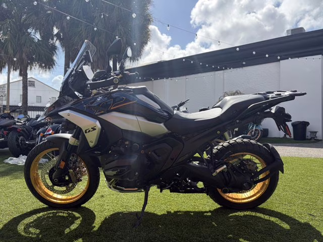 2026 IMPERIAL BLUE METALLIC BMW R 1300 GS OPTION 719