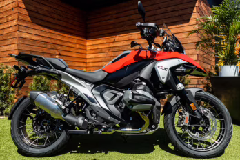 2026 RACING RED BMW R 1300 GS RACING RED