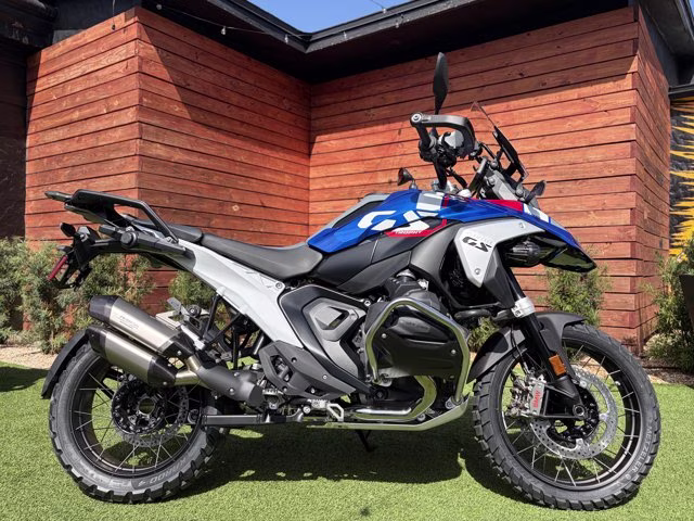 2026 RACING BLUE METALLIC BMW R 1300 GS TROPHY