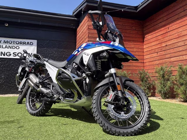 2026 RACING BLUE METALLIC BMW R 1300 GS TROPHY