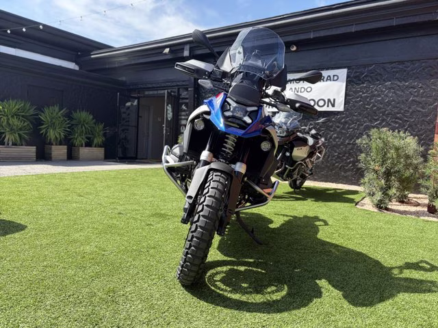 2026 RACING BLUE METALLIC BMW R 1300 GS TROPHY