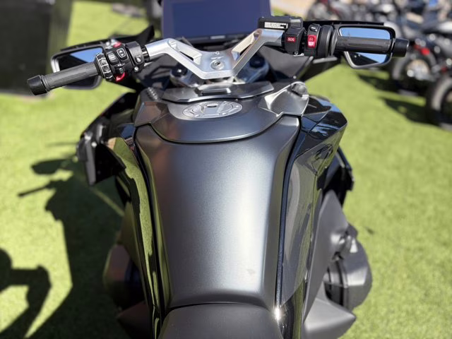 2026 BMW R 1300 RT TRIPLE BLACK