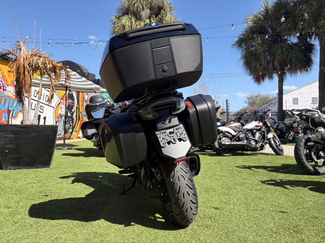 2026 BMW R 1300 RT TRIPLE BLACK