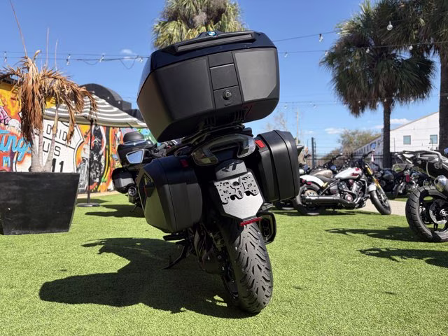 2026 BMW R 1300 RT TRIPLE BLACK