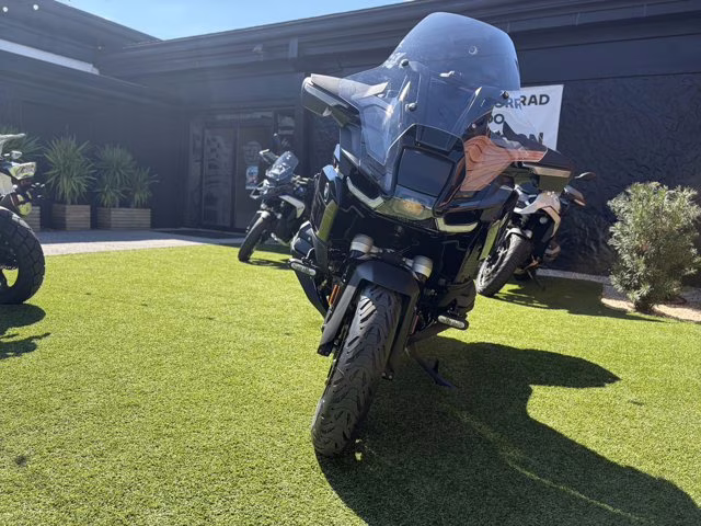 2026 BMW R 1300 RT TRIPLE BLACK