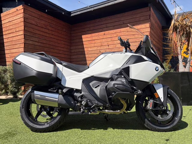 2026 BMW R 1300 RT ALPINE WHITE