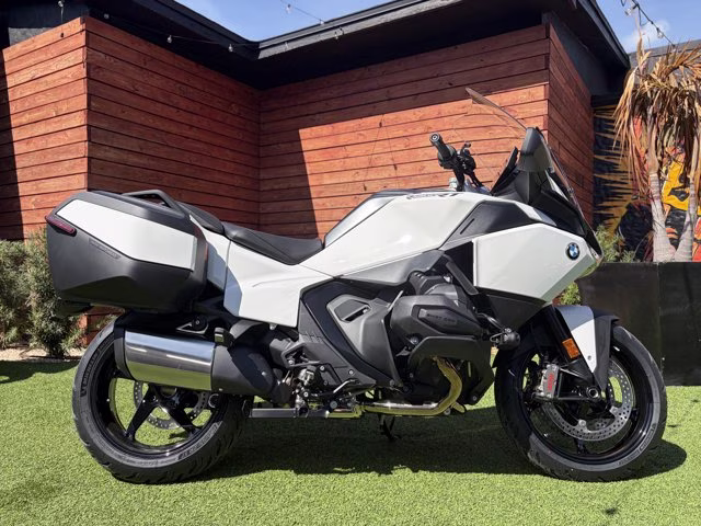 2026 BMW R 1300 RT ALPINE WHITE